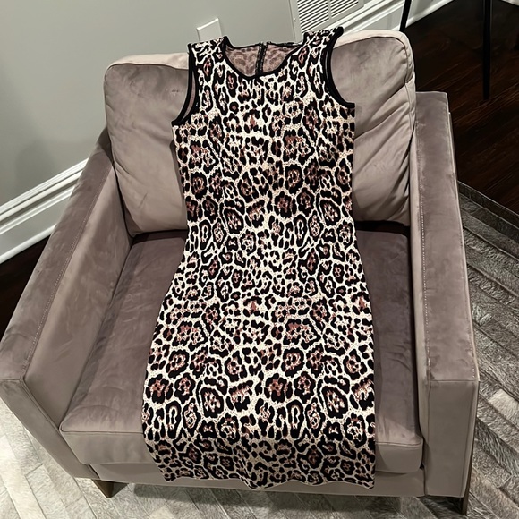 Gorgeous elegant Cheetah print fitted well made thick midi dress - Picture 1 of 3